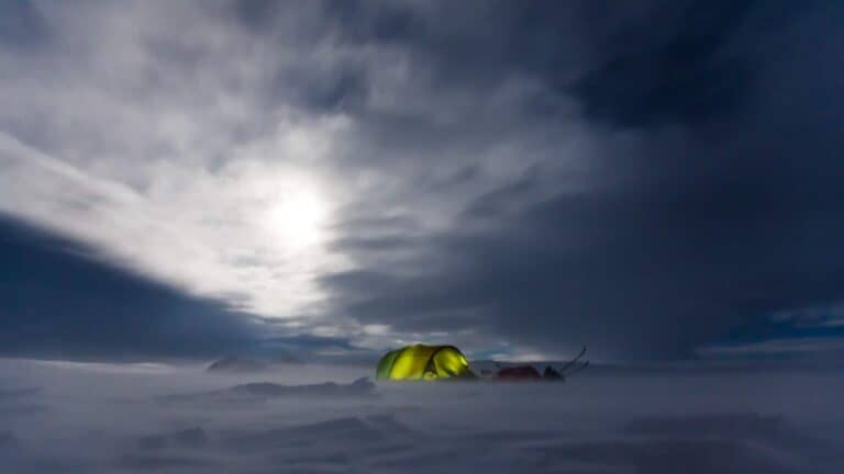 Comment bien s&rsquo;équiper pour le camping en hiver ?