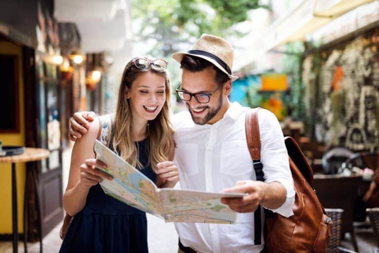 Vacances de la Toussaint 2024 : Les voyageurs du monde entier se précipitent vers cette ville, la plus populaire au monde pour les congés d’octobre