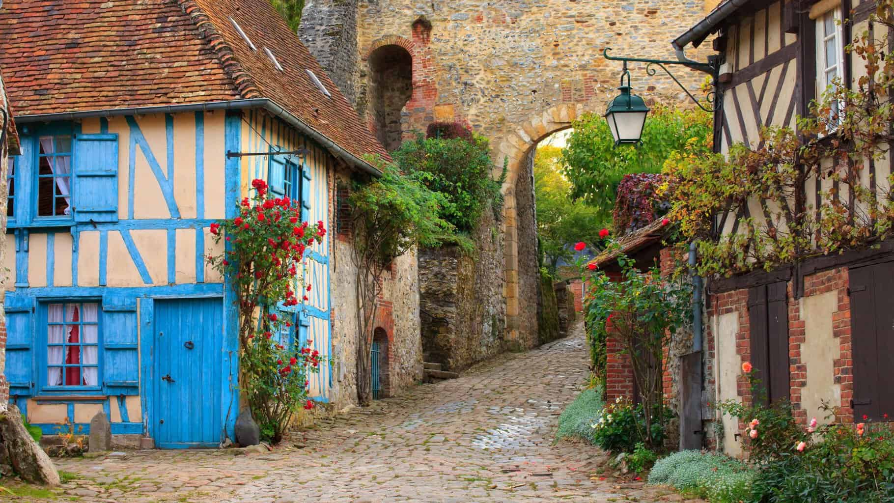 Ce village secret près de Paris est le plus beau de France (et personne ne le connaît !)