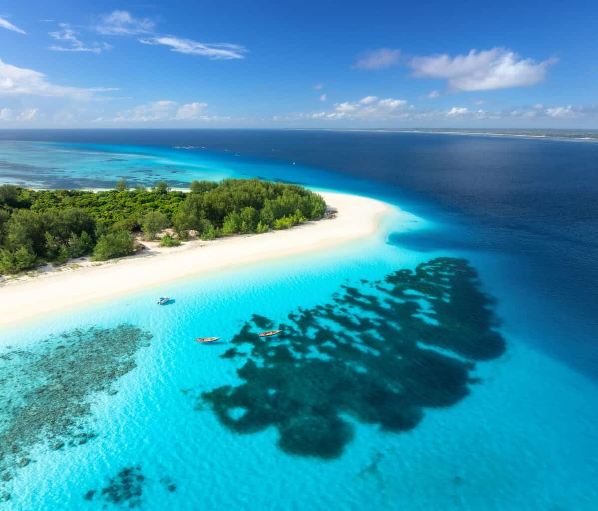 Avec ses plages de sable blanc, ses eaux turquoise et ses prix imbattables, cette destination a la cote en 2024