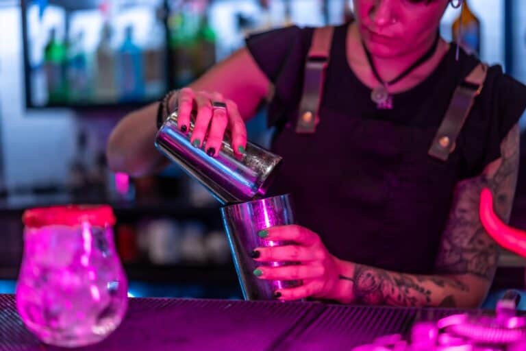 Ces « mauvaises habitudes » de la clientèle qui exaspèrent les serveurs de bars et restaurants