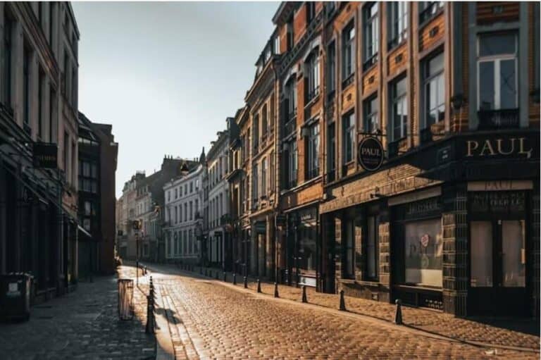 Lille pour les Nomades Digitaux : Où Travailler et Dormir Efficacement ?