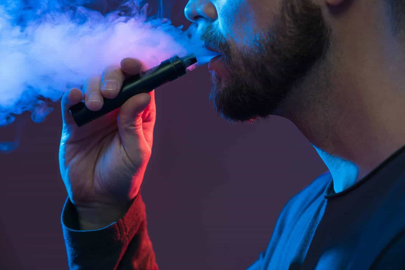 Peut-on voyager avec une cigarette électronique ?