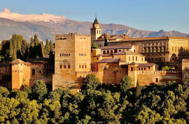 Les avantages d’avoir un véhicule pour visiter l’Andalousie